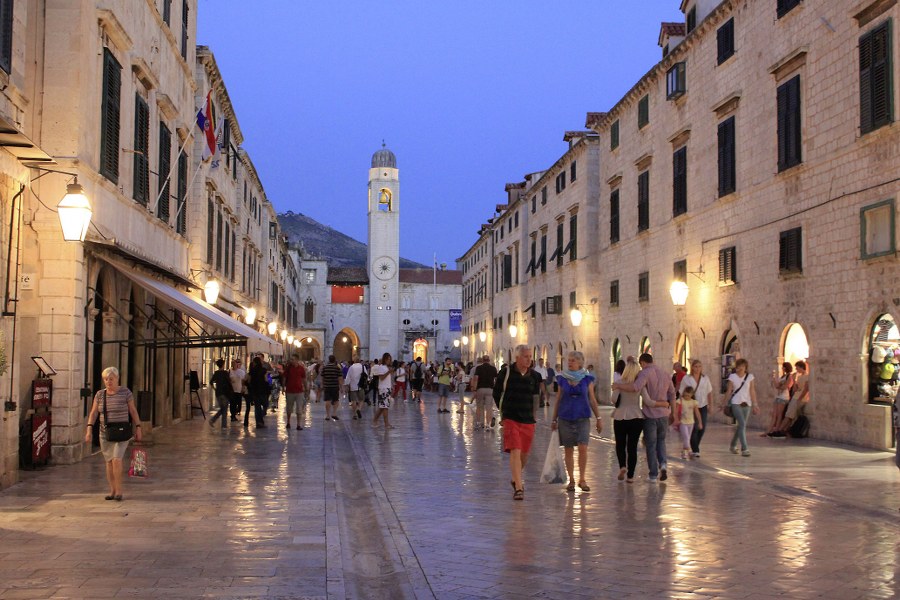 8 DAYS / 7 NIGHTS – 715 miles (1.150km)