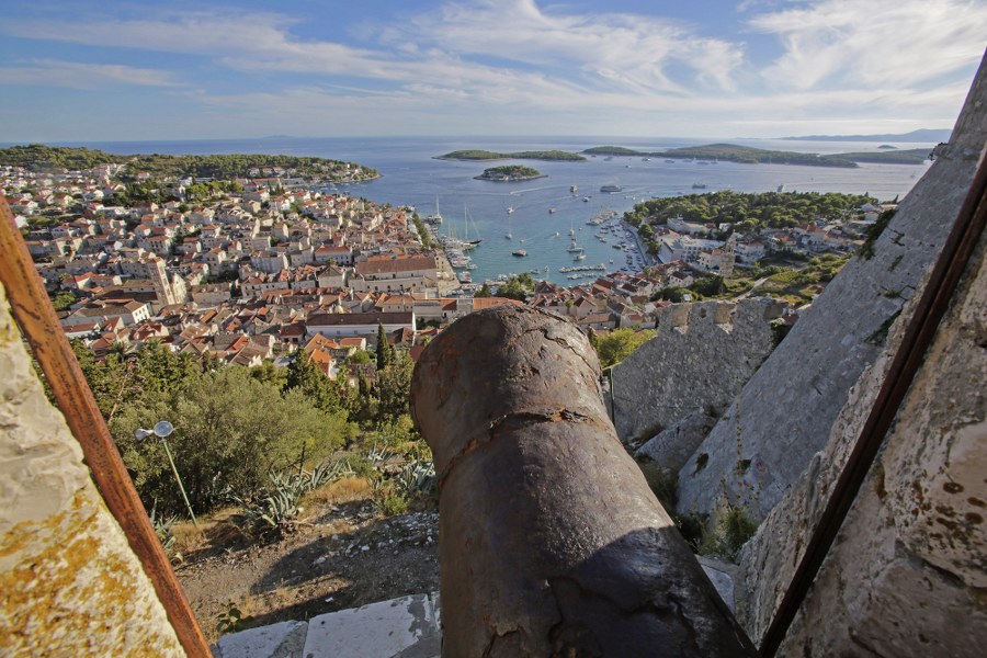 8 DAYS / 7 NIGHTS – 715 miles (1.150km)