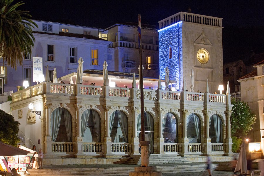 8 DAYS / 7 NIGHTS – 715 miles (1.150km)