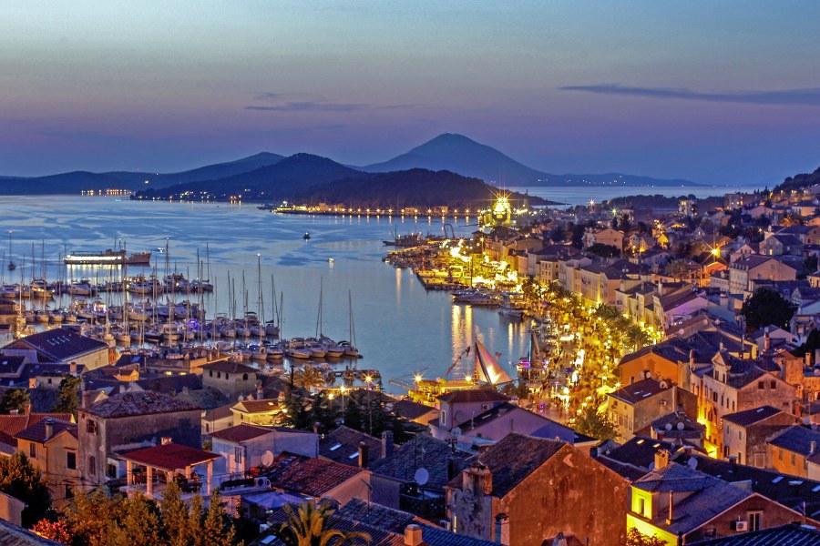 8 DAYS / 7 NIGHTS – 715 miles (1.150km)