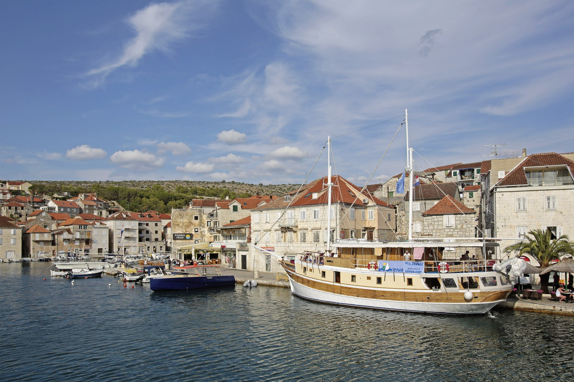 T7 Charter – Decide where you want to go!