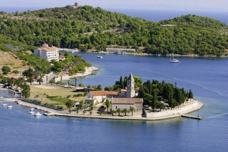 T7 Charter – Decide where you want to go!