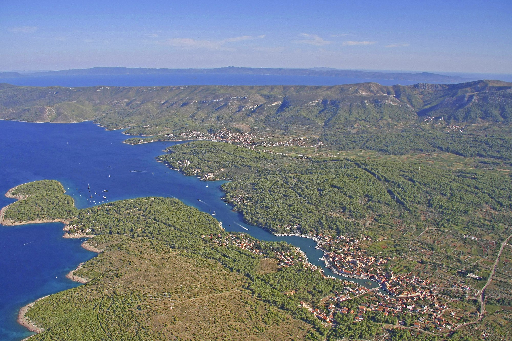 T7 Charter – Decide where you want to go!